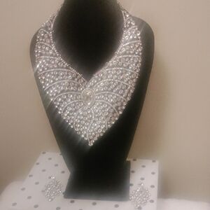 Elegant Silver Necklace and Earring Set